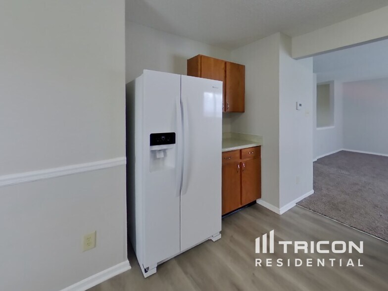 Building Photo - 10823 Firefly Cir