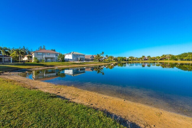 Building Photo - 102 Ibisca Terrace