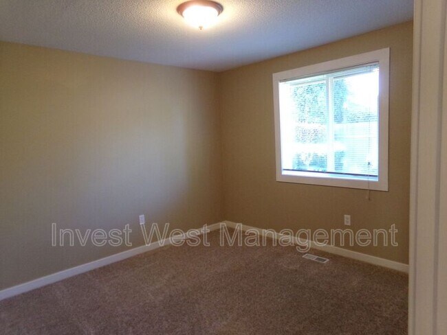 Building Photo - 1210 NE 163rd Ct