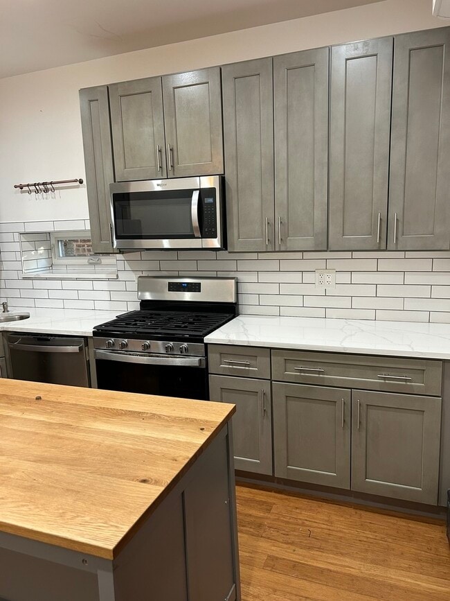 Building Photo - 2520 N Talman Ave