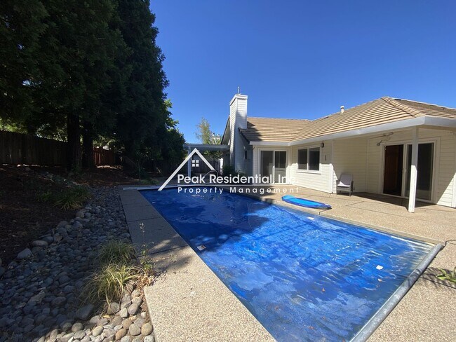 Building Photo - Spacious 3bd/2ba Auburn Home With Bonus Ro...