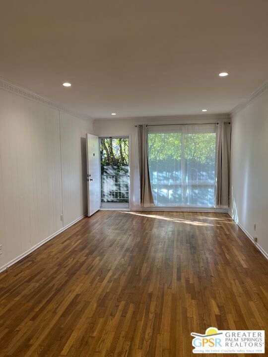 Building Photo - 1416 S Hayworth Ave