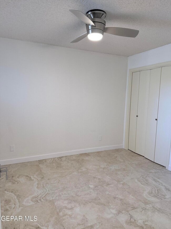 Building Photo - 6035 Bandolero Dr