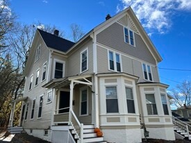 Building Photo - 109 1/2 Warren St