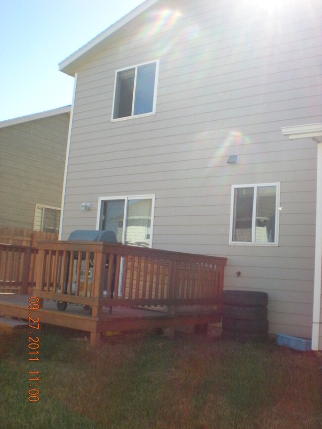 Building Photo - 3305 Laredo Dr