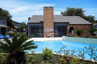 Building Photo - Huntington at Stonefield