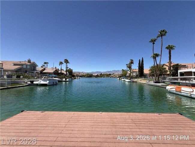 Building Photo - Beautiful Home with Private Balcony, Fireplace & Granite Kitchen