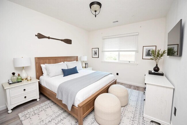 Building Photo - 13507 White Cliff Dr