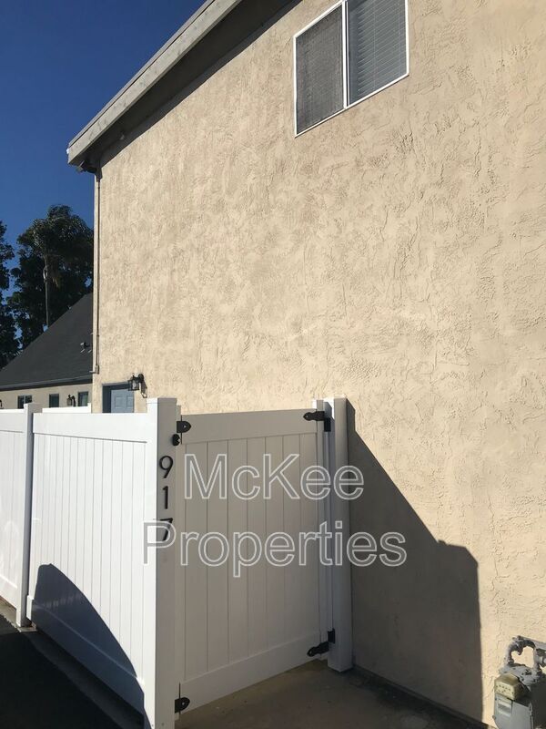 Building Photo - 917 C Ave