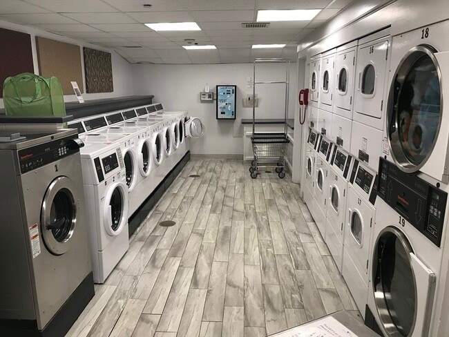 Building Photo - 44 Washington St