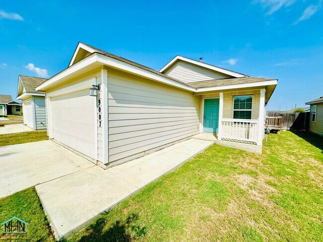 Building Photo - Come Home and Relax in Style in this 3Bedr...