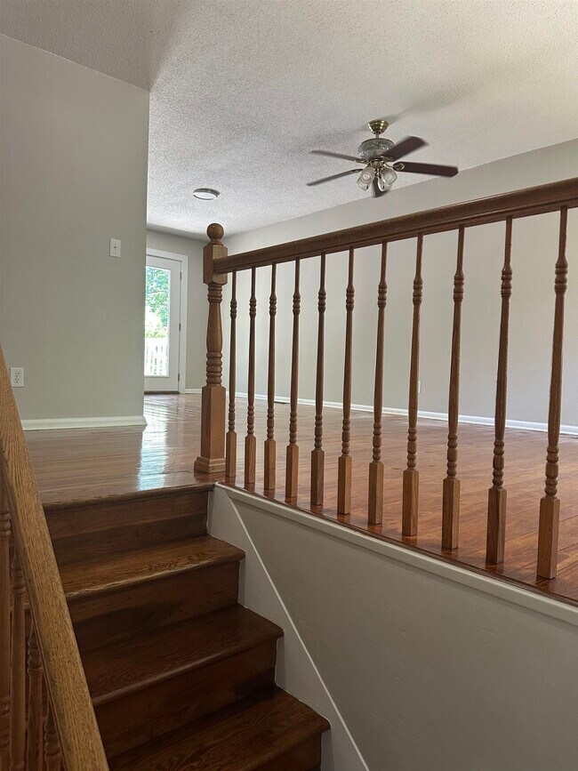 Building Photo - 2209 Gibbs Dr