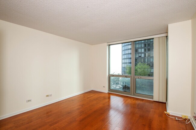 Building Photo - 195 N Harbor Dr