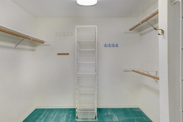 Building Photo - 11090 Lakeside Dr