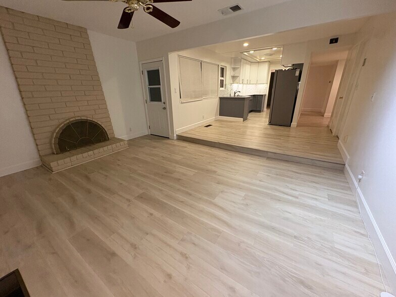 Building Photo - 4192 Denker Dr