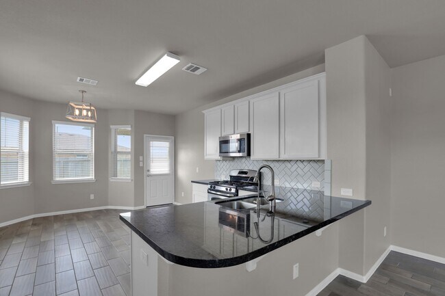 Building Photo - 430 Walnut Branch Dr