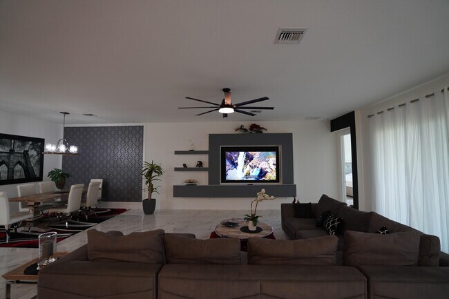 Building Photo - 15750 Longboat Key Dr