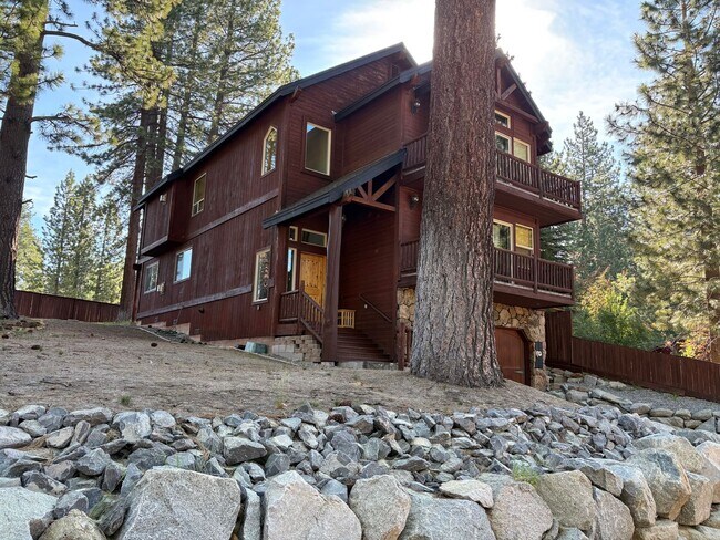 Building Photo - Large furnished mountain home