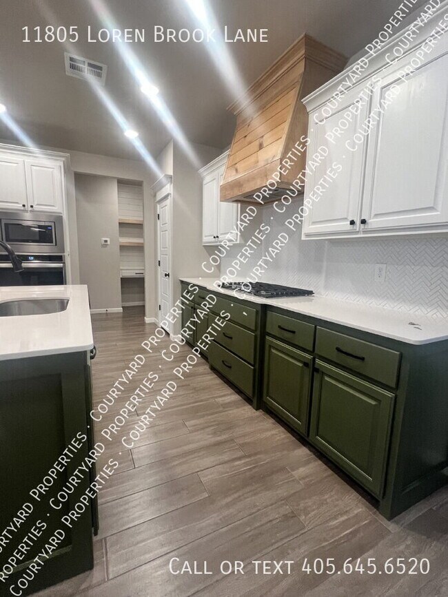 Building Photo - 11805 Loren Brook Ln
