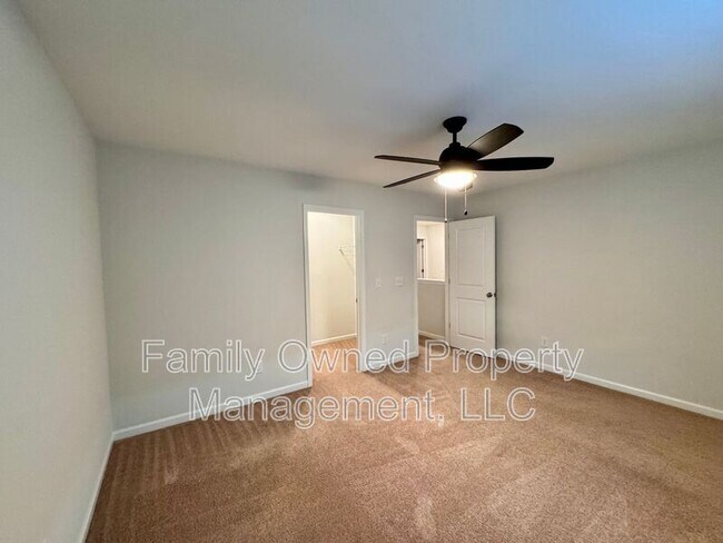 Building Photo - 584 Pendleton Dr