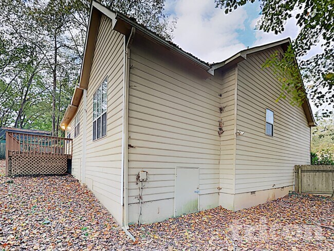 Building Photo - 4010 Sharon Woods Dr