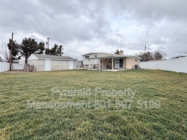 Building Photo - 3894 W Marcus Rd