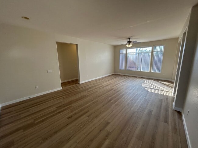 Building Photo - 14759 W Gunsight Dr