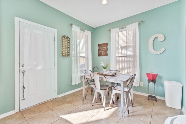 Building Photo - 62 W Lasting Spring Cir