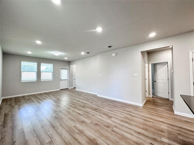 Building Photo - 409 Palo Brea Lp