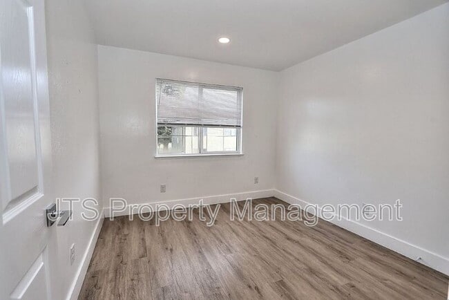 Building Photo - 10524 Croetto Way