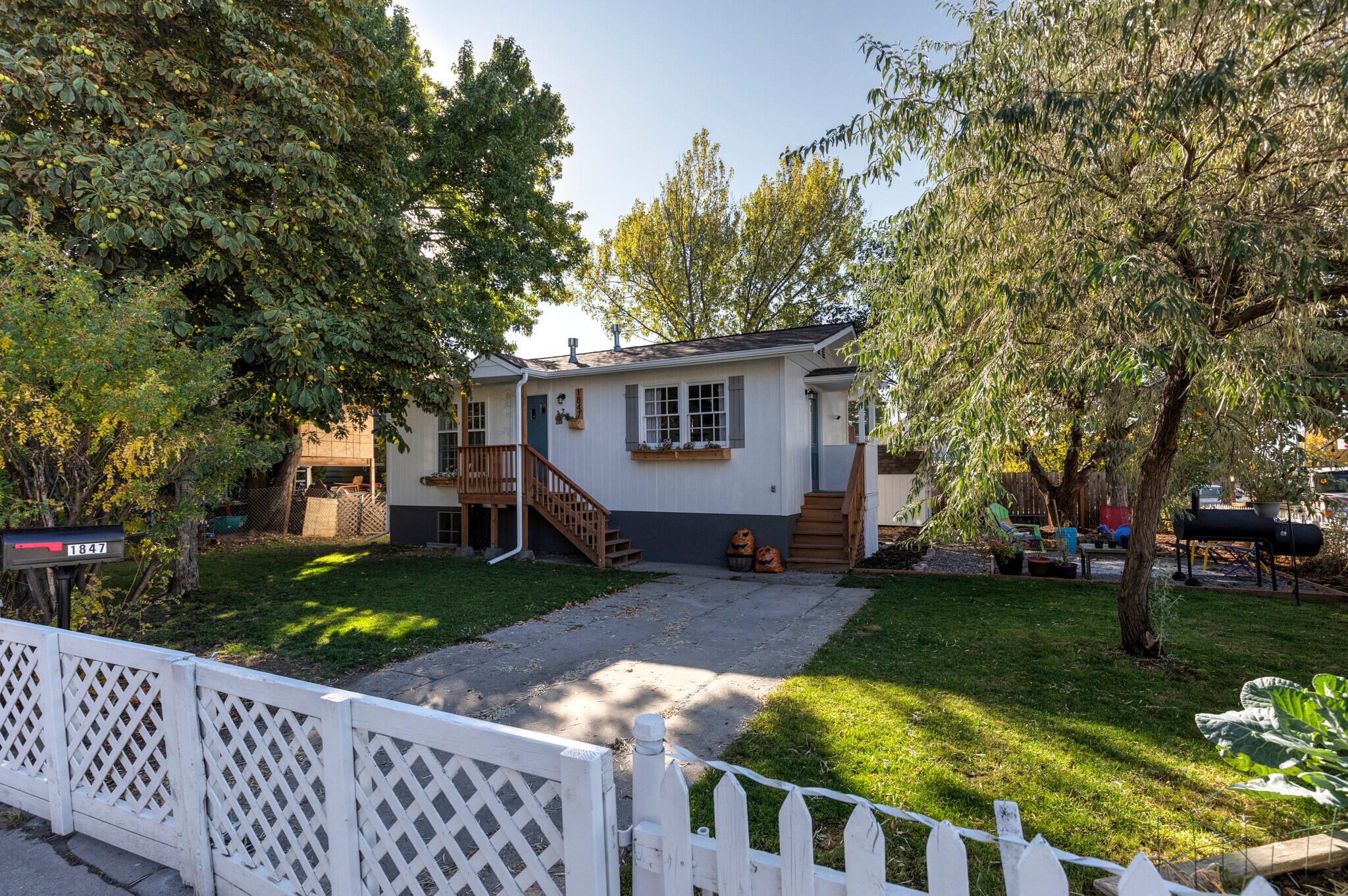 Building Photo - 1847 W Sussex Ave