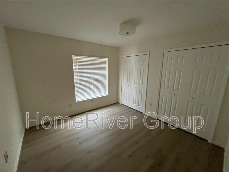 Building Photo - 525 Dowling Cir