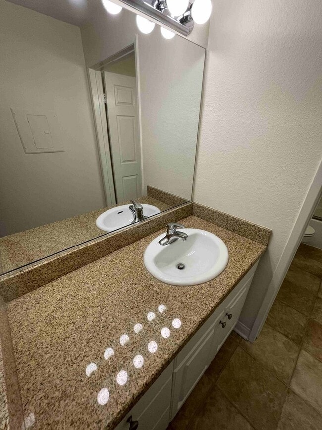 Building Photo - FULLY UPGRADED TWO BEDROOM IN LUXURIOUS COMPLEX!