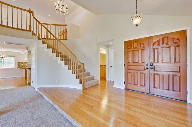 Building Photo - Elegant home with top Fremont Schools