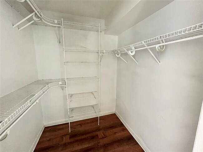 Building Photo - 2616 Cove Cay Dr