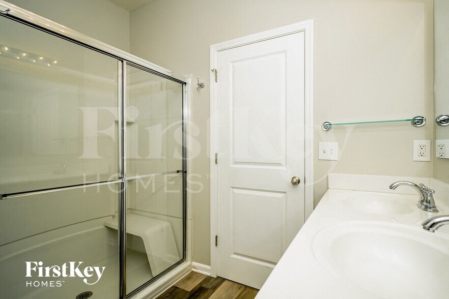 Building Photo - 2407 Twinleaf Drive