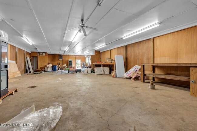 Building Photo - 460 Brickyard Rd