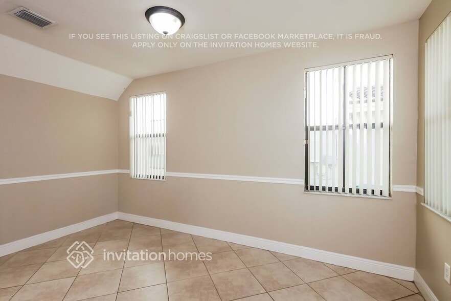 Building Photo - 3720 SW 69th Ave