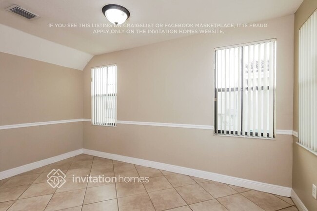 Building Photo - 3720 SW 69th Ave