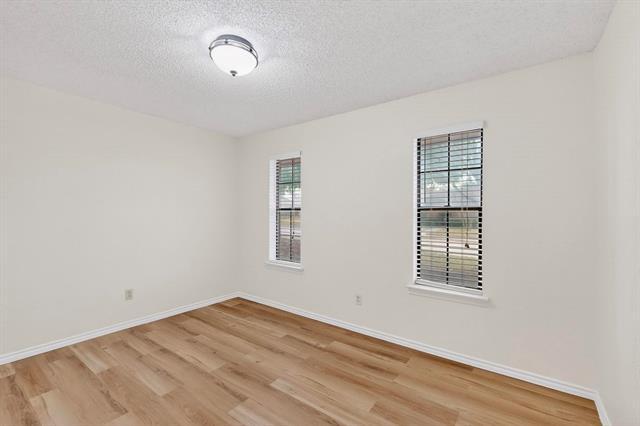 Building Photo - 1910 Glen Hill Dr