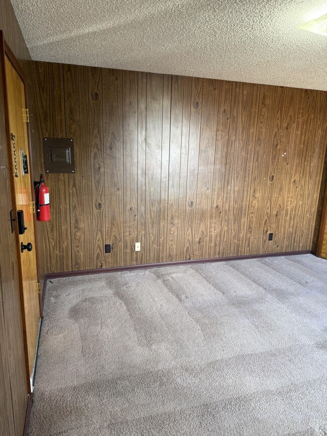 Building Photo - 405 Slater St