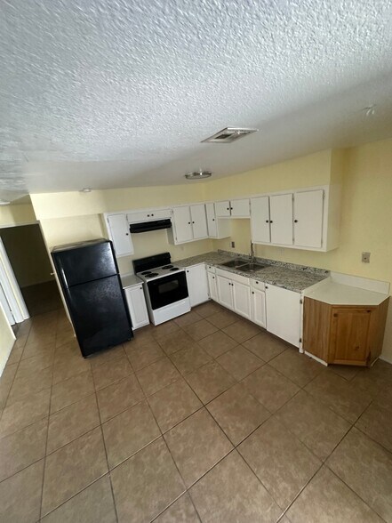 Primary Photo - 2509 Magnet St