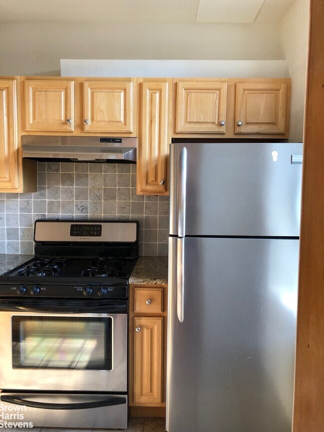 Building Photo - Cobble Hill Big Floor