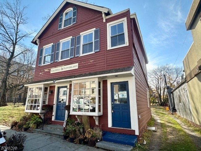 Building Photo - 328 Bloomfield Ave