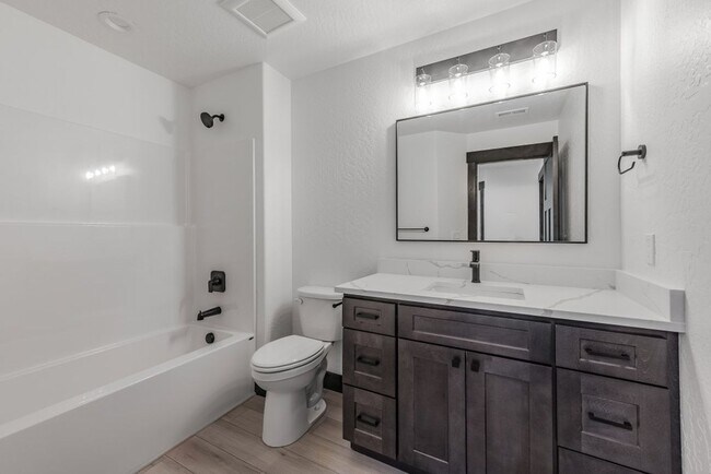 Building Photo - Brand New 3 bed 2.5 townhome