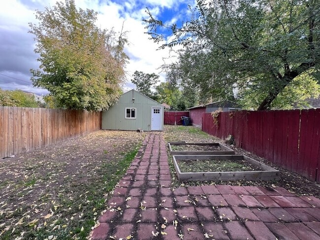Building Photo - 923 S 400 E