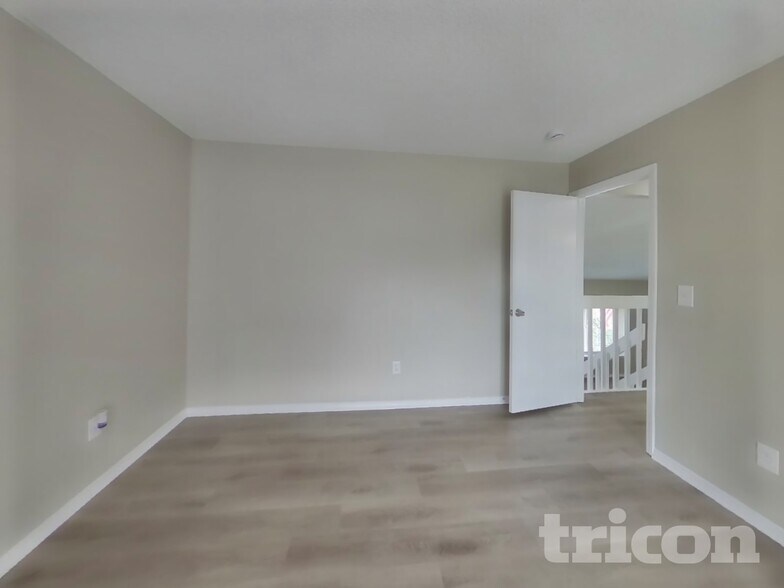 Building Photo - 3370 Bridgewater Dr