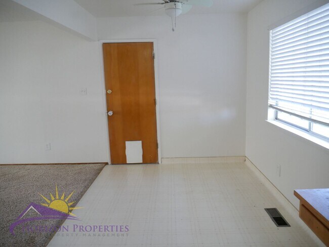 Building Photo - Bright 3 bed 2 bath 1,356 sq. ft. Single Family Home In Woodland