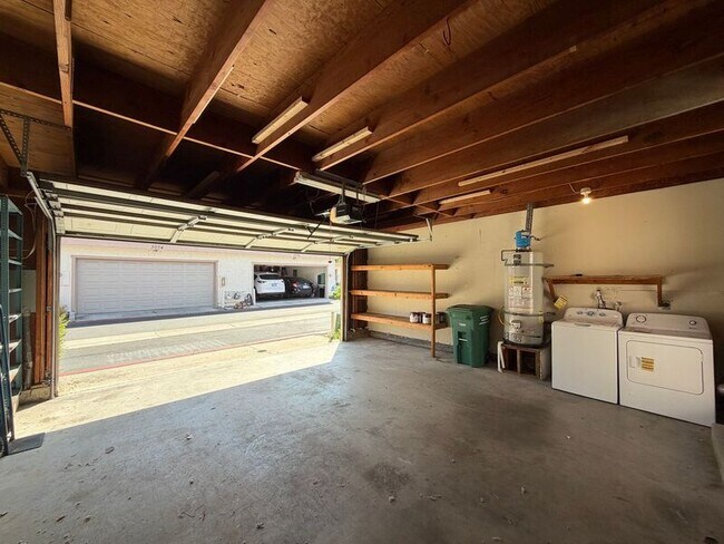 Building Photo - 3033 Via Sabinas