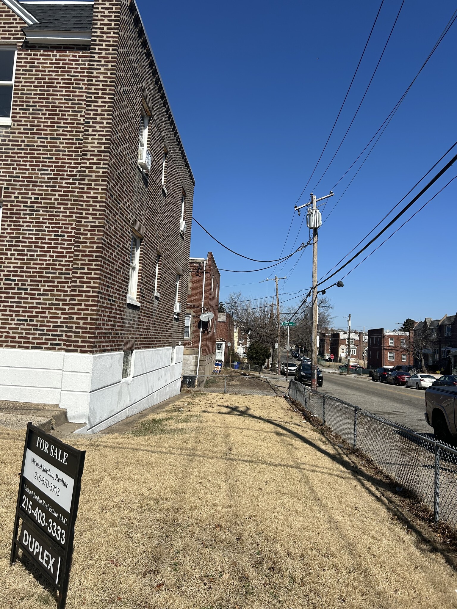 Building Photo - 1471 Creston St